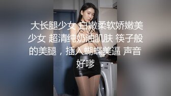 小乔吃不饱新来的极品妞这次被两个小哥啪啪，全程露脸黑丝诱惑嘴里舔着大鸡巴还要被小哥爆草抽插浪叫不止