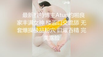  漂亮小女友很主动