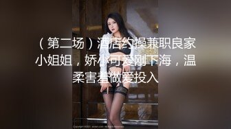 【新片速遞】开档黑丝美眉 啊啊老公太大了好深 不行了 说好只是拍写真最后却把我操了 无套输出 拔吊射了一屁屁 