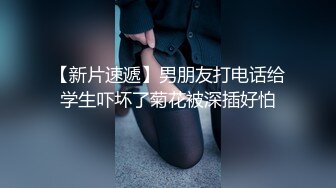 偷拍漂亮的百褶裙美女 无奈人太多只能看一眼就走