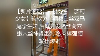  爆草风韵犹存的老妈，丝袜高跟露脸淫声荡语互动情趣听指挥，揉奶玩逼肛门拉珠玩弄