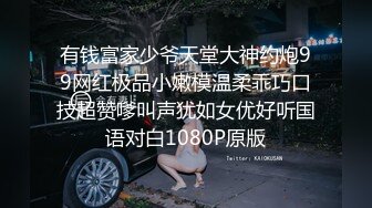 商城女厕偷拍豹纹长裤少妇的小黑鲍一只